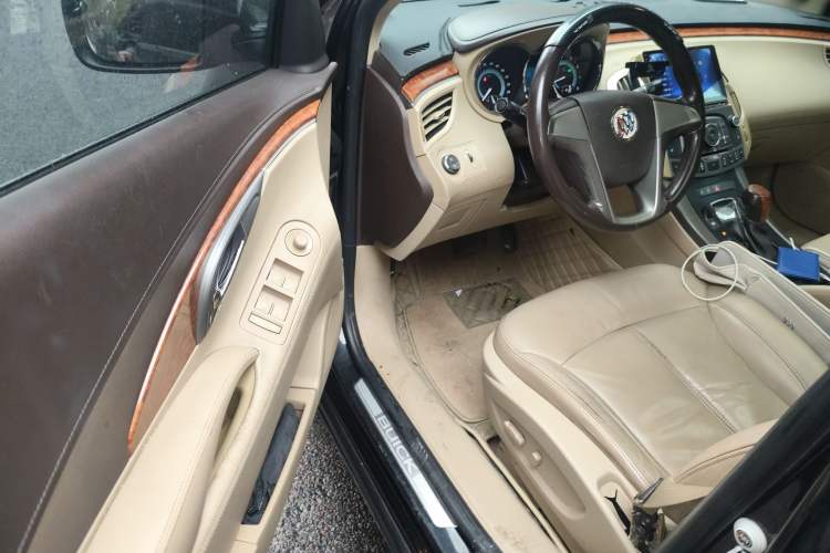 Used Buick LaCrosse 2012 2.4L SIDI Elegant Edition
