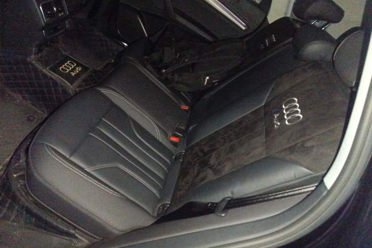 Used Audi Q5L 2022 40T Luxury Dynamic Model Left Rear Seat