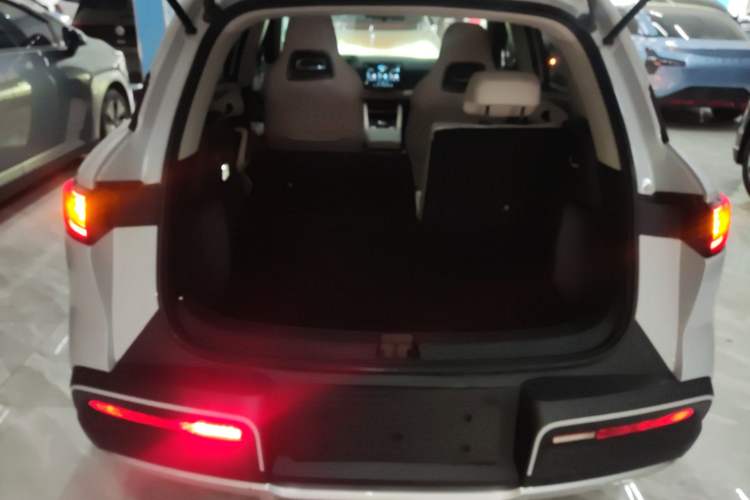 Used BYD Yuan UP 2024 401 km Active Version Trunk