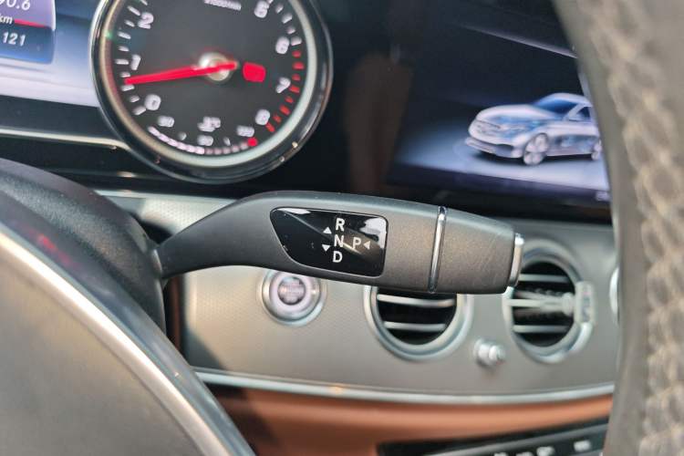 Used Mercedes-Benz E-Class 2017 E 200 Sport