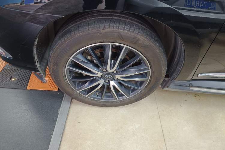 Used Infiniti QX60 2016 2.5 S/C Hybrid Two-Wheel-Drive Excellence Edition China V Standard
