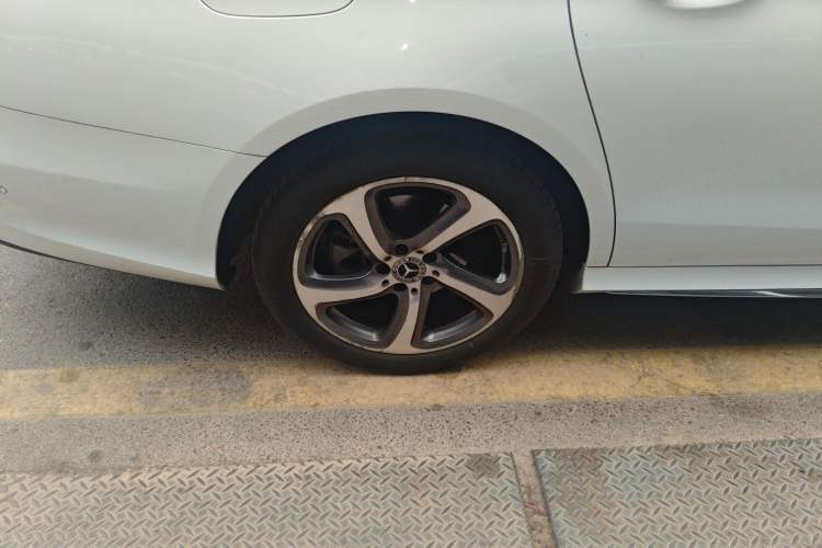 Used Mercedes-Benz E-Class 2019 Restyled E 300 L Sporty and Stylish Edition
