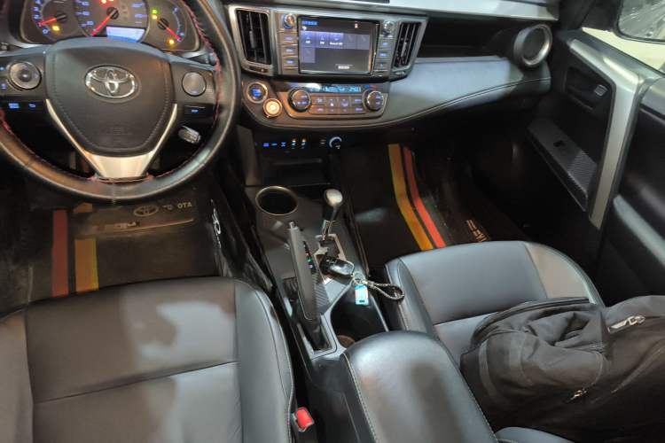 Used Toyota RAV4 2015 2.5L Automatic 4x4 Elite Edition
