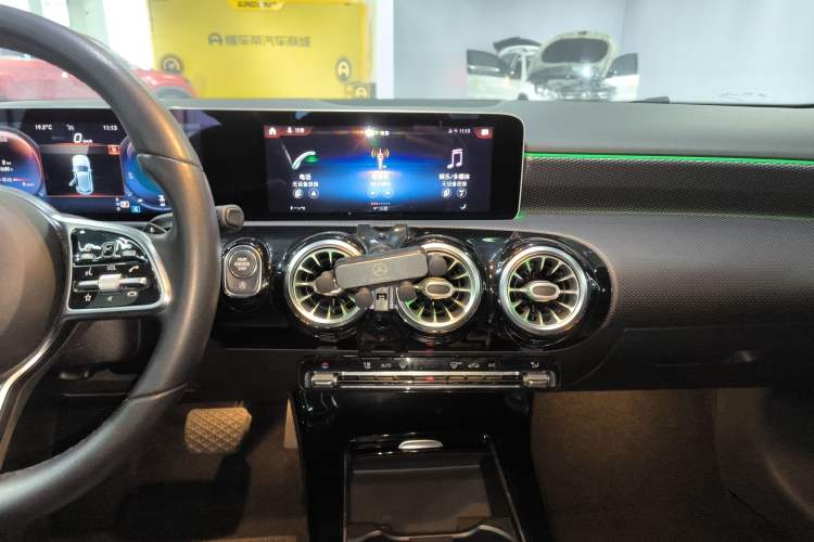 Used Mercedes-Benz A-Class 2019 A 200 Dynamic Edition Audio And AC Panel