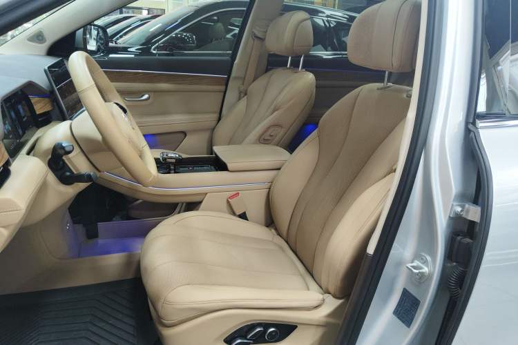 Used Hima AITO M7 2024 1.5T Intelligent Driving 4WD Max Edition 5 Seats
