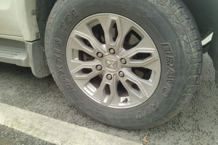 Used JMC Yusheng S350 2016 2.4T Automatic 2WD Diesel Luxury 5-Seater
