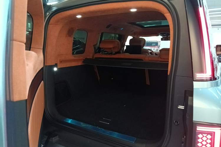 Used Yangwang U8 2023 Luxury Edition Trunk