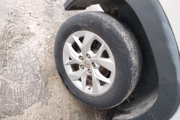 Used Wuling Hongguang S3 2019 Automatic Clutch Version 1.5L Manual Comfort Model China V Standard Exterior 3