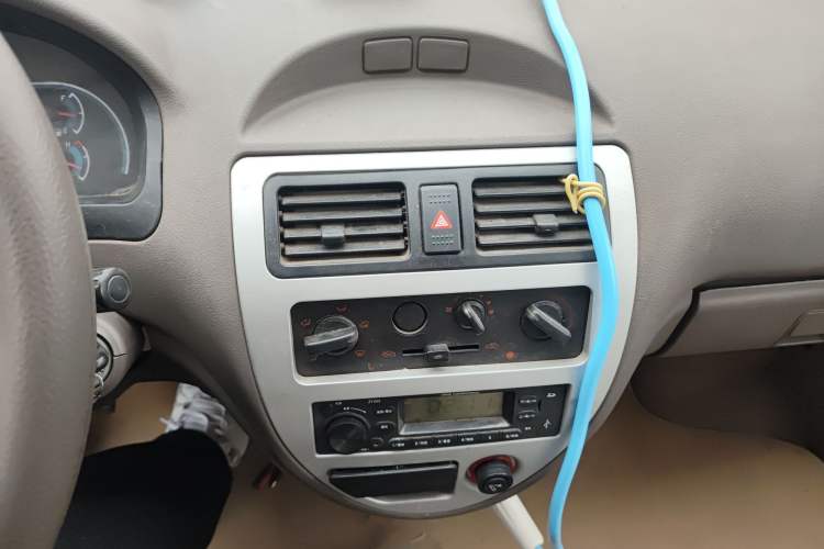 Used FAW Jiabao V70 II 2012 1.0L Standard Version