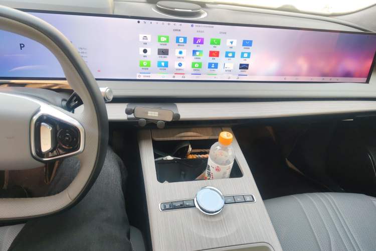 Used Geely Galaxy E8 2024 665 km Range Rear-Drive Starship Long-Range Version