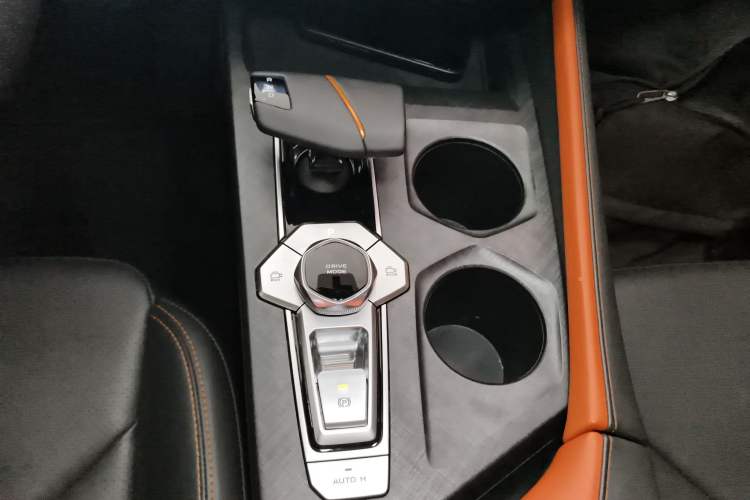 Used CHANGAN UNI-V iDD 2023 Zhidian iDD 1.5T 113km Smart & Fun Version (Rapid Edition)
