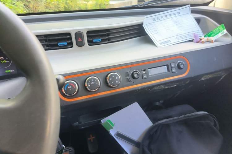 Used Wuling Hongguang MINIEV 2020 Freedom Version Lithium Iron Phosphate Audio And AC Panel