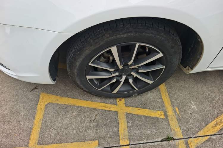 Used Geely Auto Emgrand 2019 Leading Edition 1.5L CVT Upward-Connected Model China VI Standard
