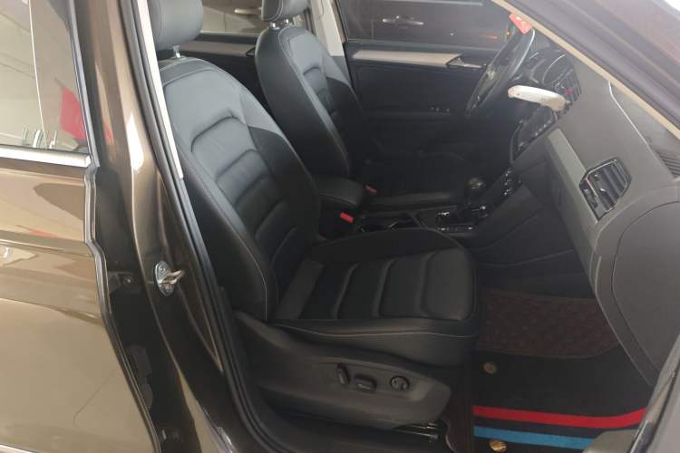 Used Volkswagen Tiguan L 2017 330TSI Automatic Two-Wheel Drive Luxury Edition
