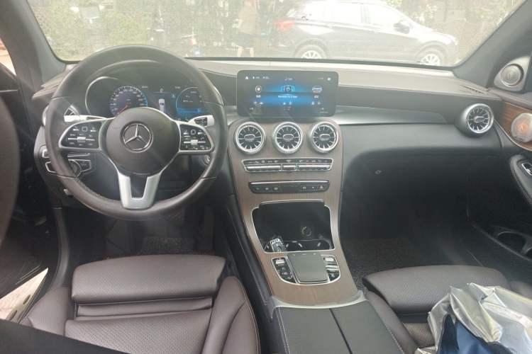 Used Mercedes-Benz GLC 2020 Facelift GLC 300 L 4MATIC Dynamic Edition
