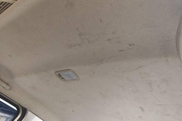 Used Wuling Rongguang V 2015 1.2L Base Version
