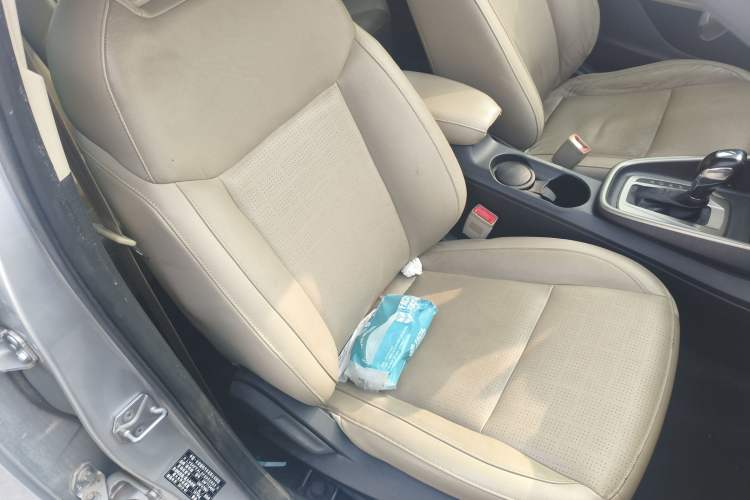 Used Ford Escort 2015 1.5L Automatic Fashion Model
