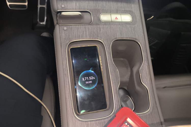 Used Nio ES7 2022 75 kWh Gear Lever