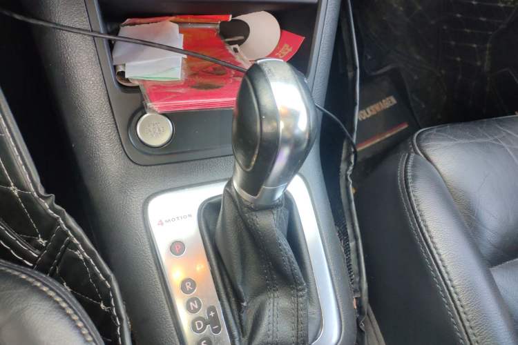 Used Volkswagen Tiguan 2012 2.0 TSI Automatic All-Wheel Drive Elite Edition Gear Lever