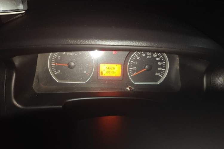 Used FORTHING Lingzhi 2015 V3 1.5L 7-Seater Luxury Model
