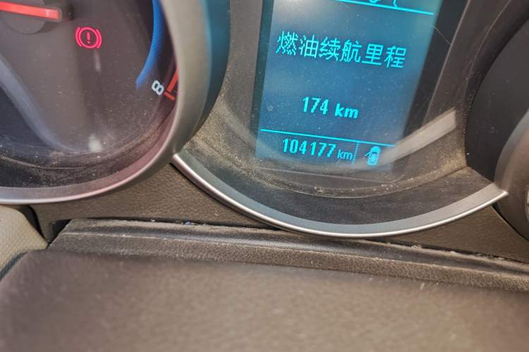 Used Chevrolet Cruze 2015 1.5L Classic SE MT Odometer Close Up