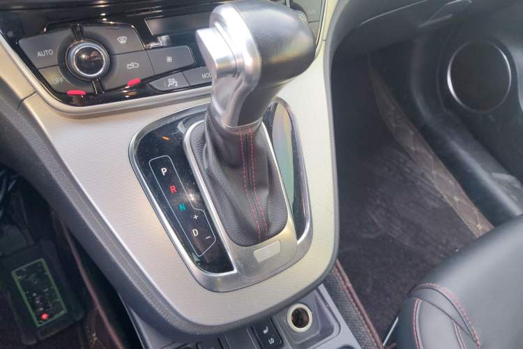 Used Haval H6 2015 Sport Edition 1.5T Automatic Two-Wheel Drive Luxury Model