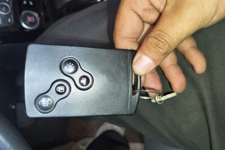 Used Renault Koleos 2015 2.5L 4x4 Comfort Edition