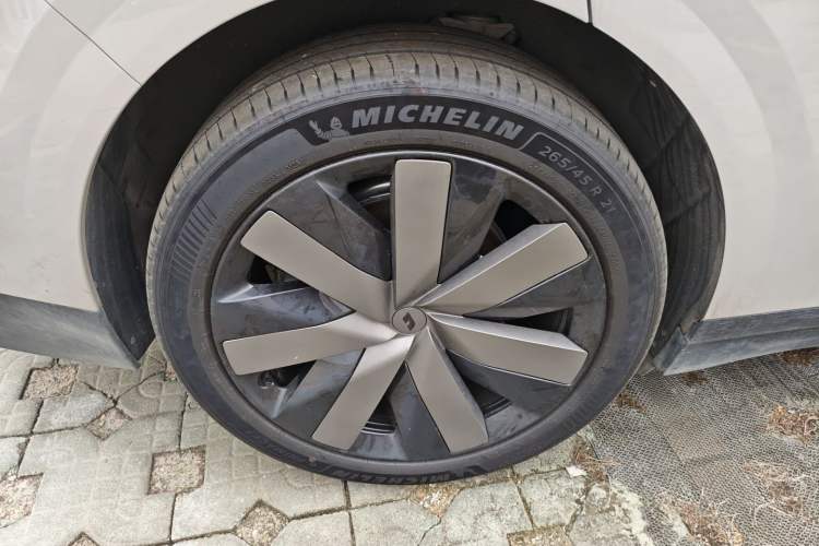 Used Li Auto i6 2025 Model Two-Wheel-Drive Standard Type