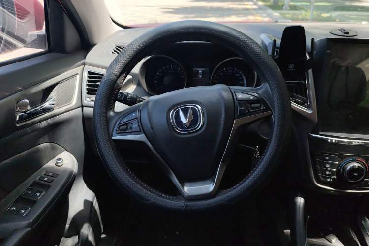 Used CHANGAN CS75 2014 2.0L Manual Luxury Version China IV Standard