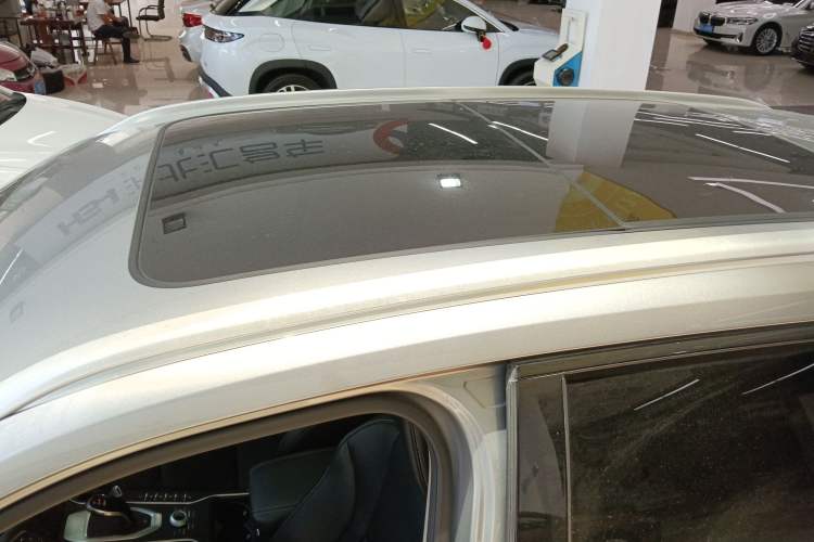 Used Wey VV6 2018 2.0T Two-Wheel-Drive Ultra-Luxury Version China V Standard