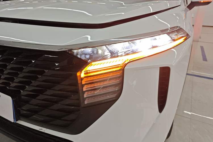 Used Venucia V 2021 260T Idol Edition
