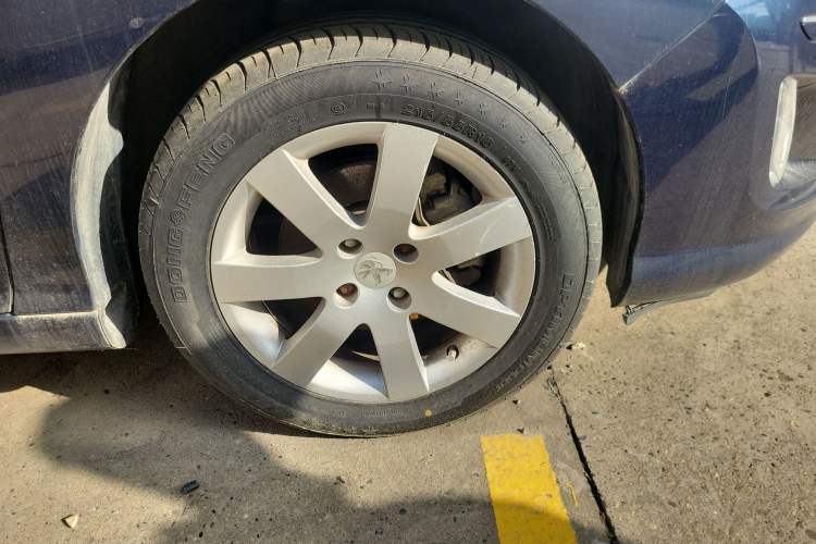 Used Peugeot 408 2013 1.6L Manual Comfort Edition
