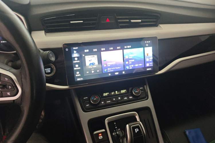 Used Geely Auto Emgrand X7 Sport 2021 1.8TD DCT Two-Wheel Drive Asian Games Comfort Edition Audio And AC Panel