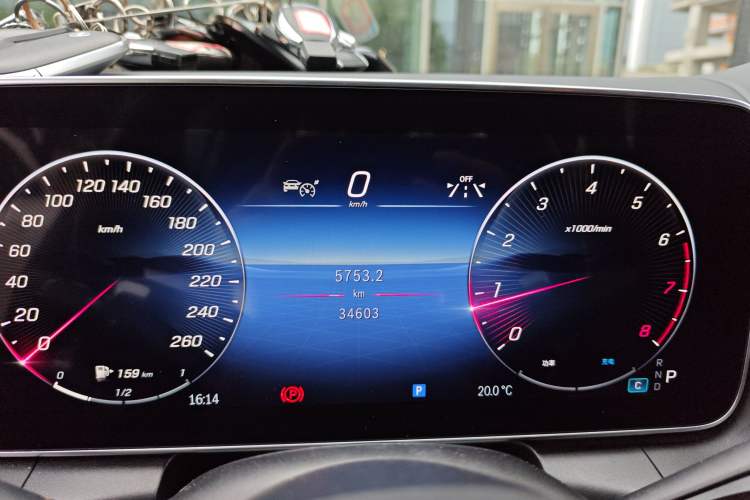 Used Mercedes-Benz GLC 2024 GLC 260 L 4MATIC Luxury Model 5 Seats Instrument Cluster