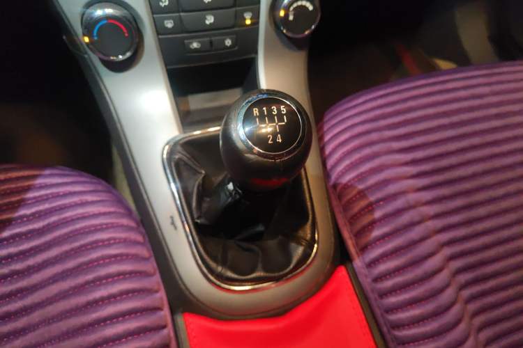 Used Chevrolet Cruze 2010 1.6L SL Grand Touring Edition MT
