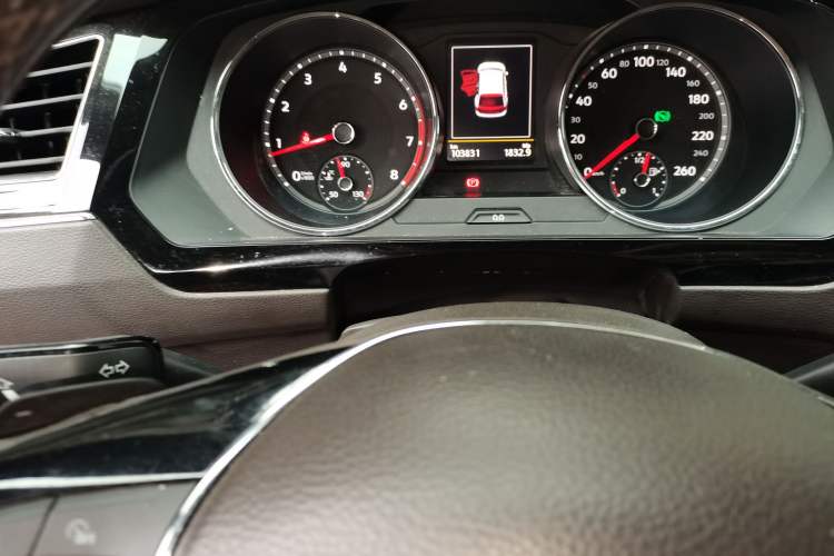 Used Volkswagen Tiguan L 2018 Facelift 330TSI Automatic Two-Wheel Drive Luxury Edition Odometer Close Up