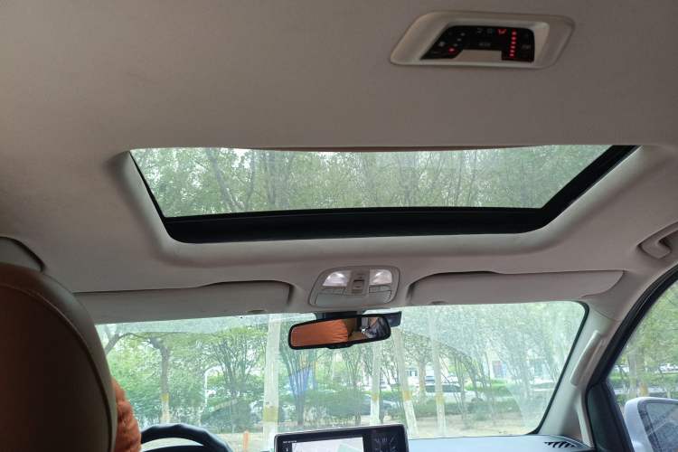 Used SAIC MAXUS G10 2018 PLUS 2.0T Automatic Luxury Executive Edition Headliner