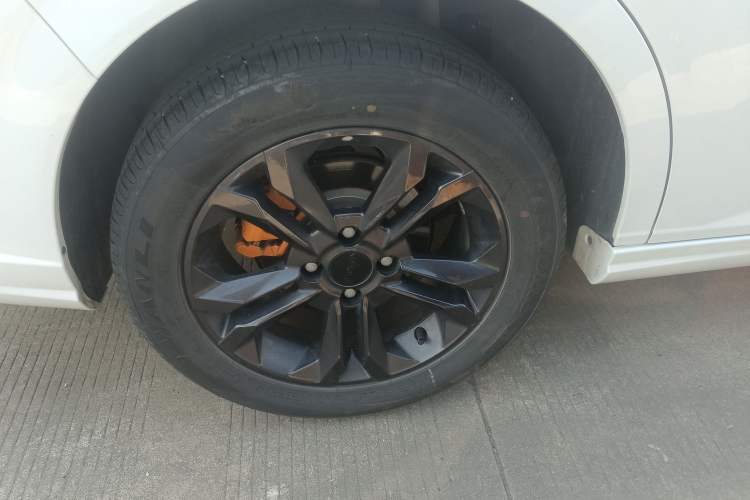 Used Dongfeng Aeolus Yixuan 2023 Mach Edition 1.5L Automatic Chasing Shadow Version
