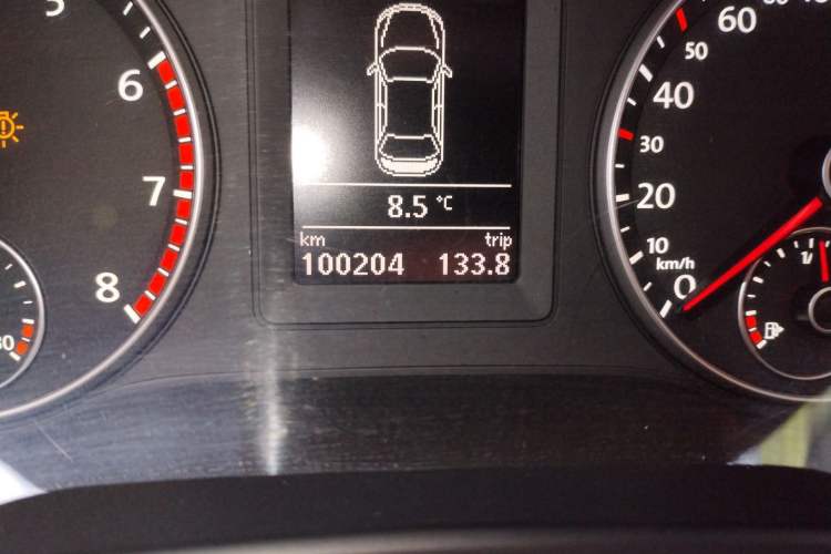 Used Volkswagen Sagitar 2014 1.4TSI BlueMotion Edition Odometer Close Up