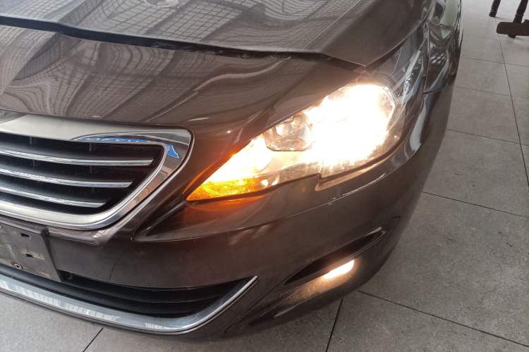 Used Peugeot 408 2014 1.8L Automatic Luxury Edition Left Front Headlight