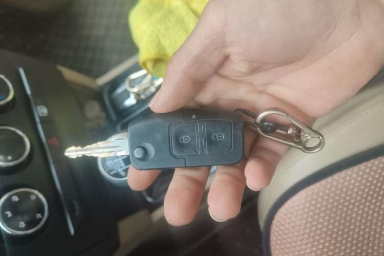 Used JMC Yusheng S350 2011 2.4T Two-Wheel-Drive Luxury 5-Seater
