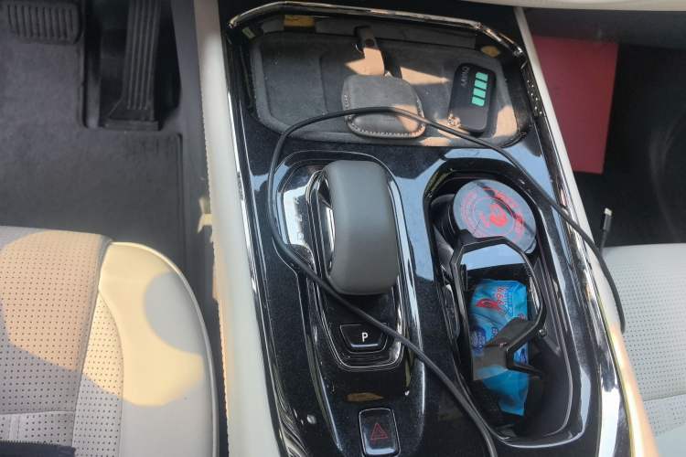 Used Zeekr 009 2024 7-Seater Walk-Through Version Four-Wheel Drive 108 kWh Gear Lever