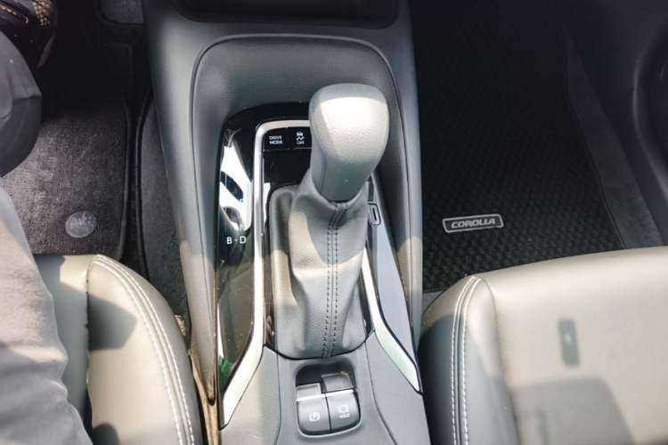 Used Toyota Corolla 2023 1.8L Smart Electric Hybrid Dual-Motor Pioneer Edition Gear Lever