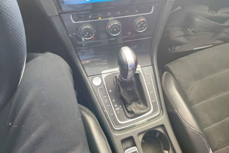 Used Volkswagen Golf 2018 230TSI Automatic Luxury Version