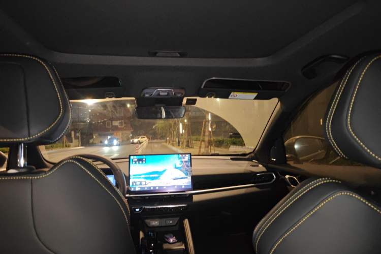 Used Geely Auto Coolray 2025 Bin Yue L 1.5T DCT Starlight Edition
