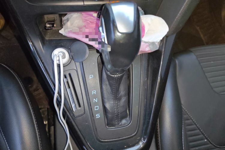 Used Ford Focus 2018 Sedan Classic 1.6L Automatic Trendy SmartDrive Edition Gear Lever