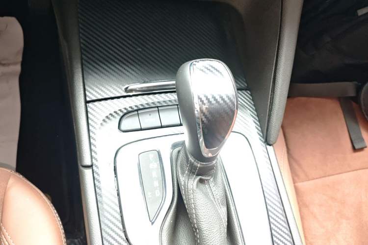 Used Buick Regal 2019 20T Luxury Model China V Standard Gear Lever