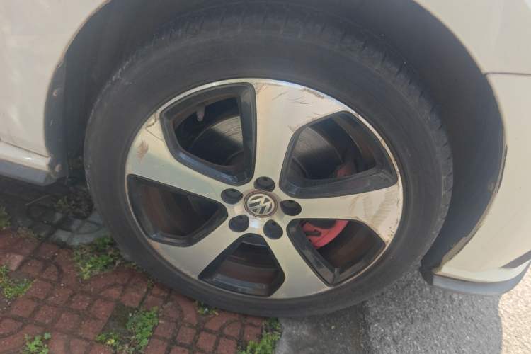 Used Volkswagen Polo 2015 1.4TSI GTI Right Front Wheel Hub