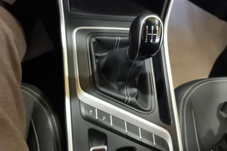 Used Geely Auto Vision X6 2019 1.8L Manual 4G Connect Luxury Version China V Standard
