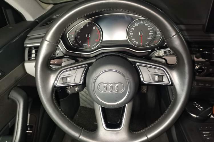 Used Audi A4L 2019 40 TFSI Ambition China VI